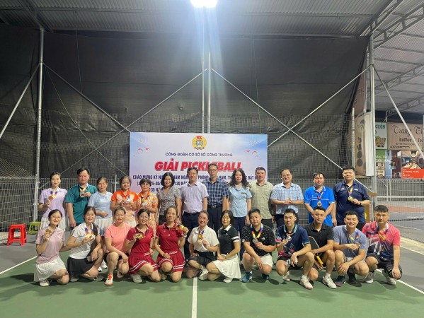 CĐCS Sở Công Thương tổ chức Giải Pickleball thuộc các hoạt động Tháng Công nhân vàTháng hành động về An toàn vệ sinh lao động năm 2025 gắn với kỷ niệm 50 năm Giải phóng miền Nam, thống nhất đất nước